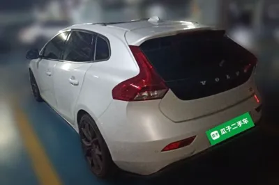 Volvo V40 2017, 72800 км, за 7224 USD