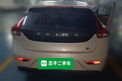 Volvo V40 2017, 72800 км, за 7224 USD