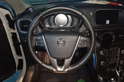 Volvo V40 2017, 72800 км, за 7224 USD - фото 10