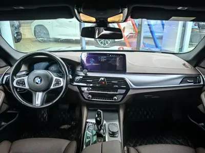 BMW 5 Series New Energy 2020, 111000 км, за 18539.96 USD