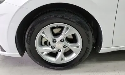 Hyundai Avante 2021, 49917 км, за 11270.36 USD