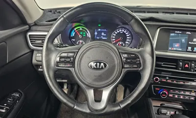 Kia K5 2018, 82027 км, за 8523.29 USD - фото 13