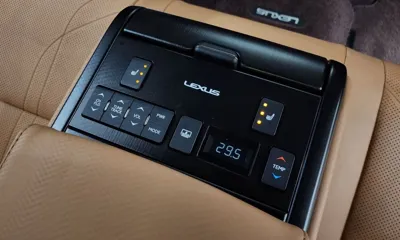 Lexus ES 2019, 58792 км, за 25352.65 USD - фото 20