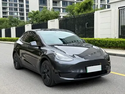 Tesla Model Y 2025, 38000 км, за 27965.61 USD