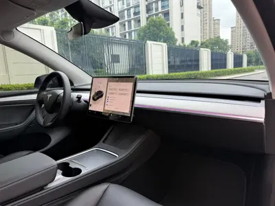 Tesla Model Y 2025, 38000 км, за 27965.61 USD - фото 16