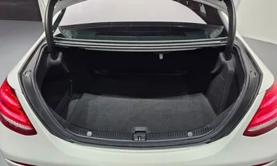 Mercedes-Benz E-Class 2018, 86746 км, за 13641.98 USD - фото 31