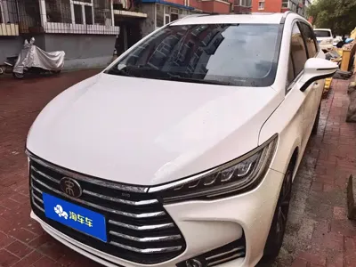 BYD MAX · 2020 год