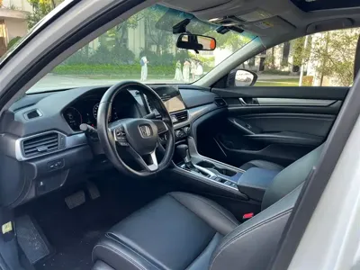 Honda Accord 2023, 51000 км, за 15611.76 USD