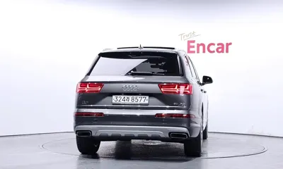 Audi Q7 2019, 72514 км, за 20397.33 USD