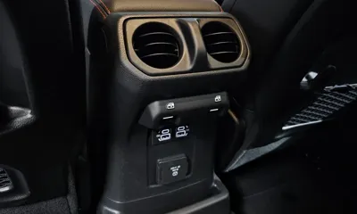 Jeep Wrangler 2025, 1845 км, за 49888.41 USD - фото 30