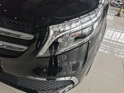 Mercedes-Benz V-Class 2022, 28700 км, за 35652.63 USD - фото 24