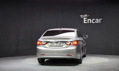 Hyundai Sonata 2013, 178102 км, за 2180.38 USD