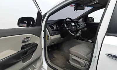 Kia Canival 2018, 88921 км, за 8125.85 USD - фото 10