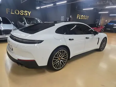 Porsche Panamera 2025, 6390 км, за 135880.27 USD