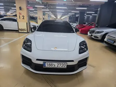 Porsche Panamera 2025, 6390 км, за 135880.27 USD