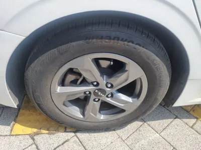 Kia K5 2022, 68450 км, за 11225.16 USD