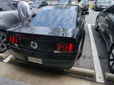 Ford Mustang 2009, 190000 км, за 4909.81 USD