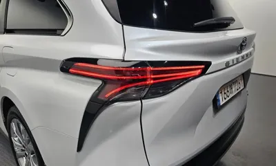 Toyota Sienna 2022, 74431 км, за 28013.04 USD - фото 23