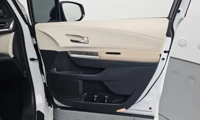 Toyota Sienna 2022, 74431 км, за 28013.04 USD - фото 24
