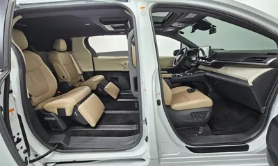 Toyota Sienna 2022, 74431 км, за 28013.04 USD - фото 26