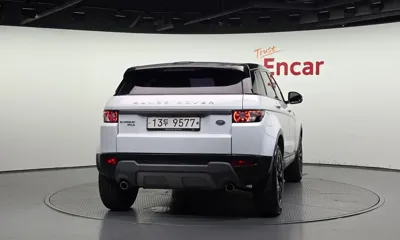 Land Rover Range Rover Evoque 2015, 133469 км, за 5901.27 USD
