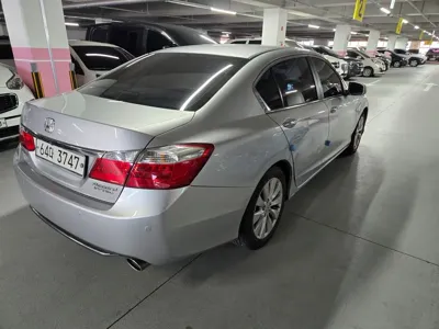 Honda Accord 2013, 135970 км, за 3343.74 USD