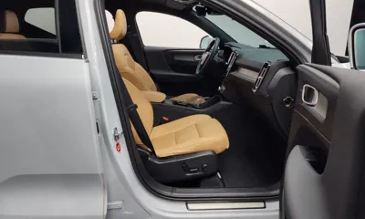 Volvo XC40 2020, 97720 км, за 16355.75 USD - фото 11