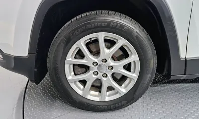 Jeep Cherokee 2016, 147049 км, за 4957.7 USD