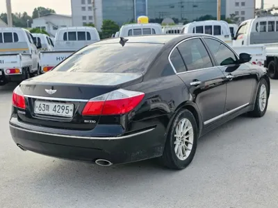Hyundai Genesis 2008, 256618 км, за 1378.5 USD