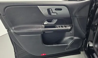 Mercedes-Benz GLB-Class 2021, 35408 км, за 27088.61 USD - фото 24