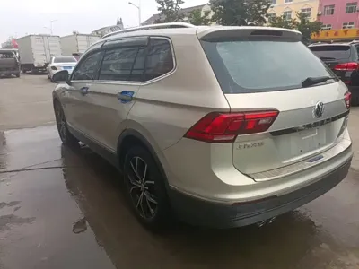 Volkswagen Tiguan L 2020, 56700 км, за 12153.97 USD