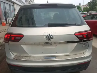 Volkswagen Tiguan L 2020, 56700 км, за 12153.97 USD - фото 6