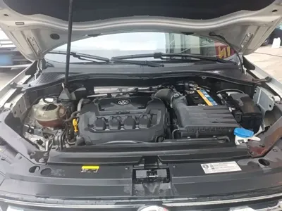 Volkswagen Tiguan L 2020, 56700 км, за 12153.97 USD - фото 20