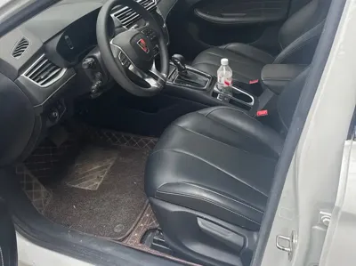 Roewe i5 2020, 40000 км, за 3899.28 USD - фото 8
