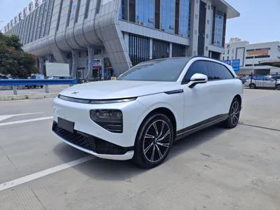 Xpeng G9 · 2022 год