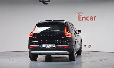 Volvo XC40 2025, 35661 км, за 25928.84 USD