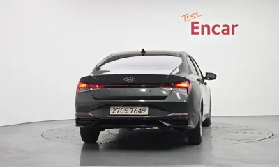 Hyundai Avante 2022, 132928 км, за 8143.33 USD