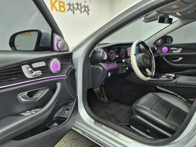 Mercedes-Benz E-Class 2017, 192942 км, за 10502.82 USD - фото 12