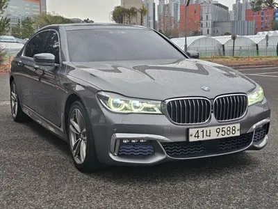 BMW 7-Series · 2017 год