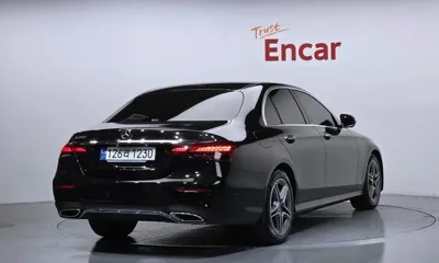Mercedes-Benz E-Class 2023, 39021 км, за 28817.12 USD