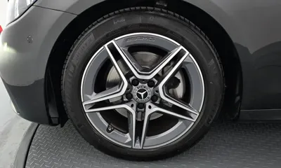 Mercedes-Benz E-Class 2023, 39021 км, за 28817.12 USD