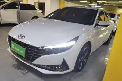 Hyundai Elantra · 2021 год