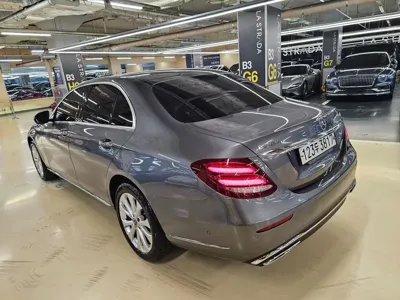 Mercedes-Benz E-Class 2019, 87000 км, за 16148.98 USD