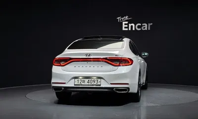 Hyundai Grandeur 2017, 147613 км, за 8543.04 USD