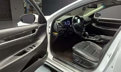 Hyundai Grandeur 2017, 147613 км, за 8543.04 USD - фото 11