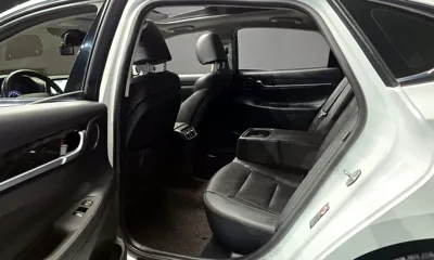 Hyundai Grandeur 2017, 147613 км, за 8543.04 USD - фото 12