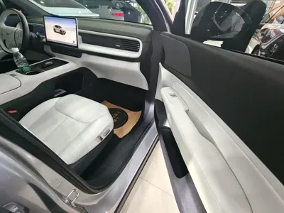 Xpeng G6 2025, 12000 км, за 18690.26 USD
