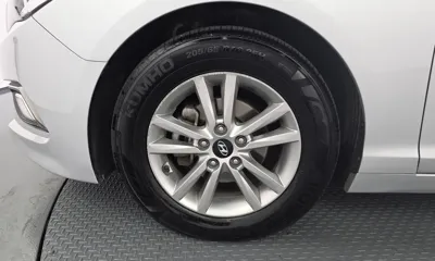 Hyundai Sonata 2015, 141049 км, за 4594.98 USD