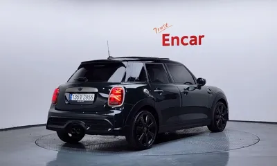 MINI Cooper 2023, 85059 км, за 13642.37 USD