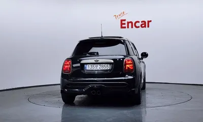 MINI Cooper 2023, 85059 км, за 13642.37 USD